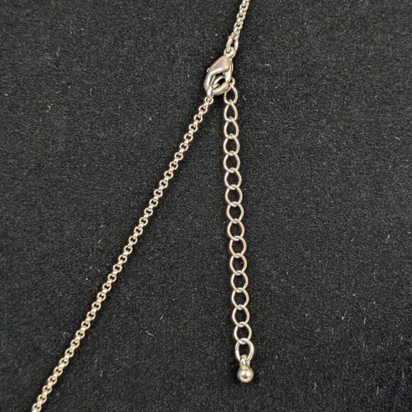 (2/$20) Dainty Flower & Locket Necklace - Picture 6 of 7